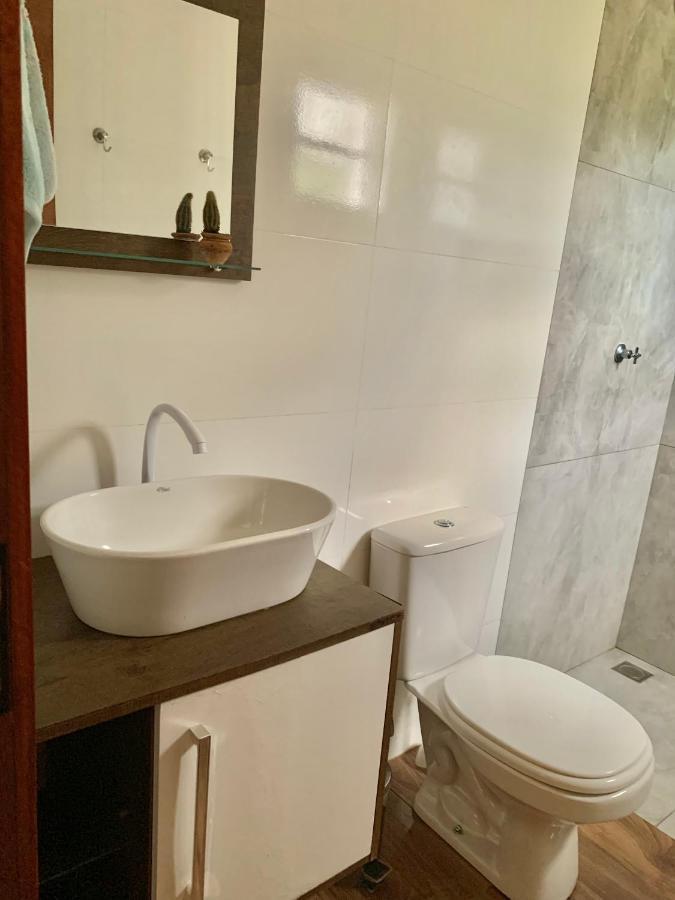 Chale Com Jacuzzi Vista Do Lago Alexania Exterior photo